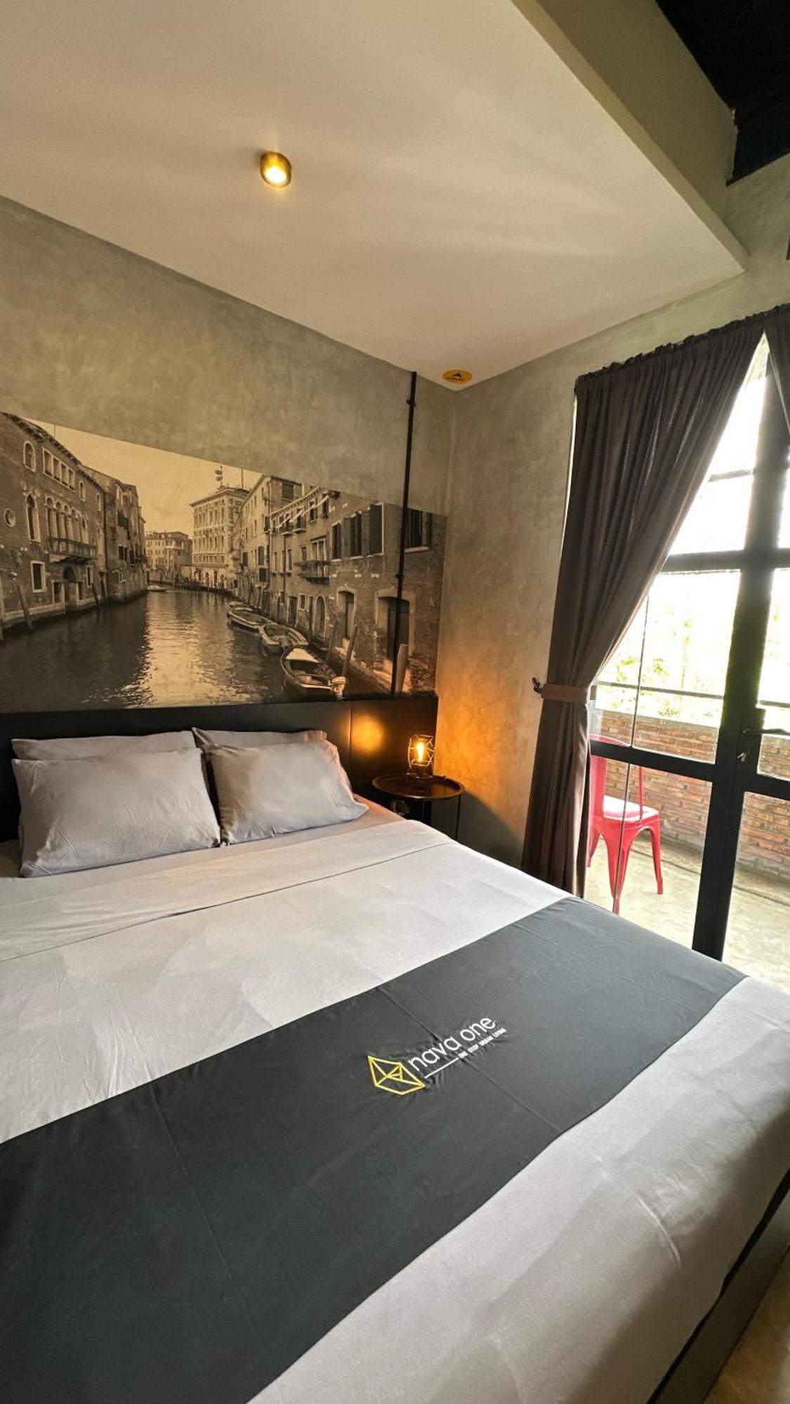 Nava One Hotell Semarang Eksteriør bilde