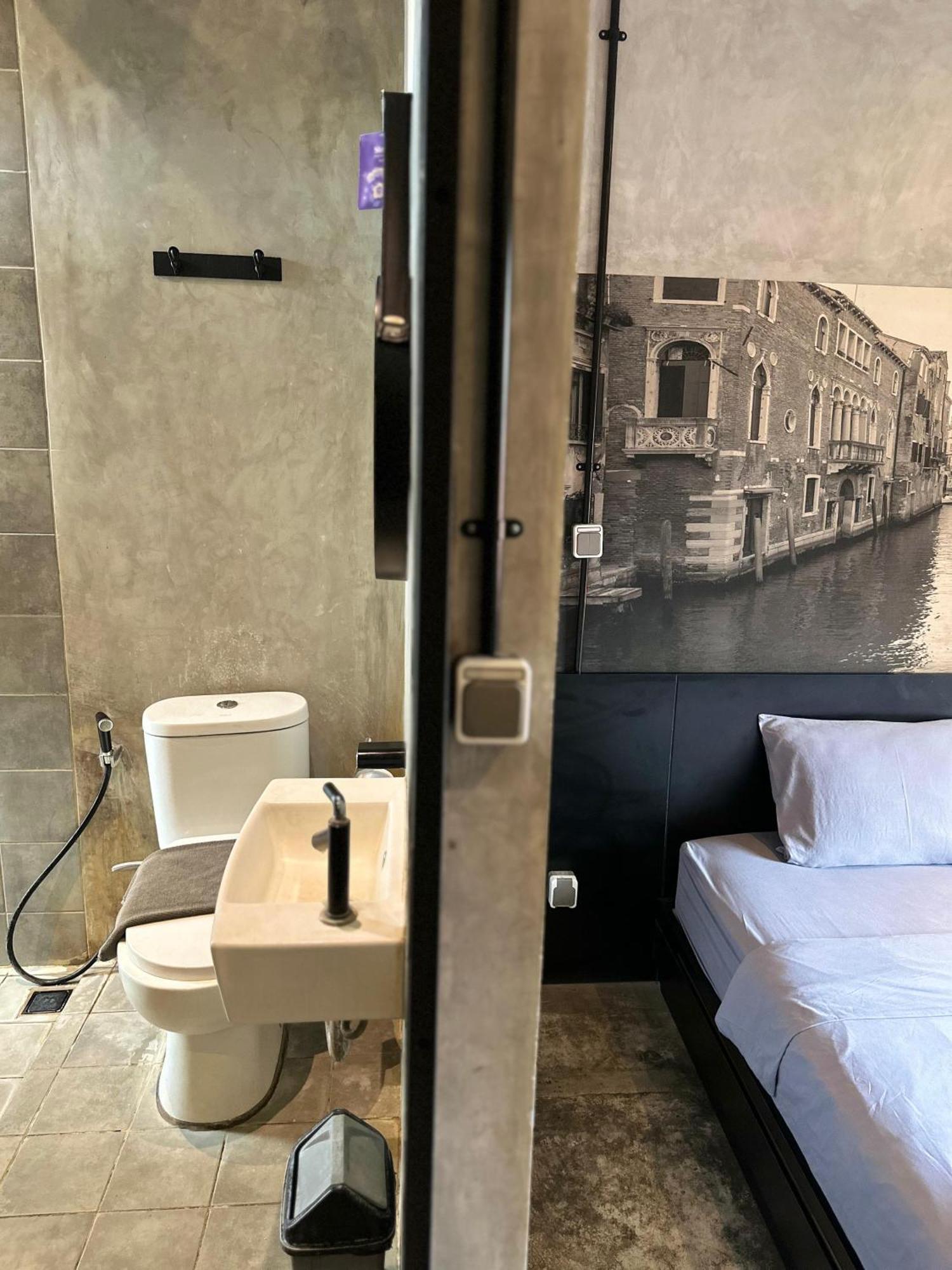 Nava One Hotell Semarang Eksteriør bilde